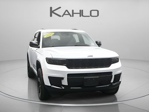 Used 2023 Jeep Grand Cherokee L Laredo AWD/4WD image 27