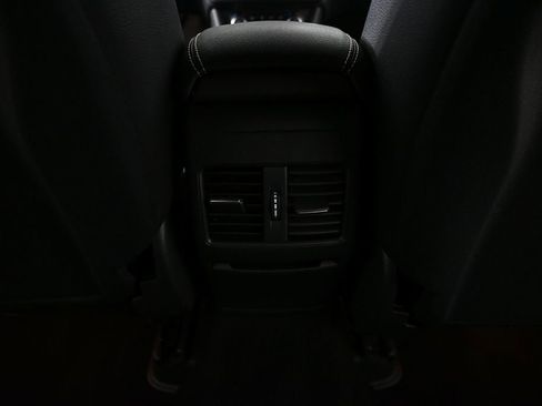 Used 2020 Mercedes-Benz GLA 250 4MATIC image 17
