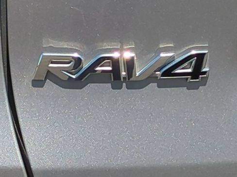 Used 2020 Toyota RAV4 XLE AWD/4WD image 10