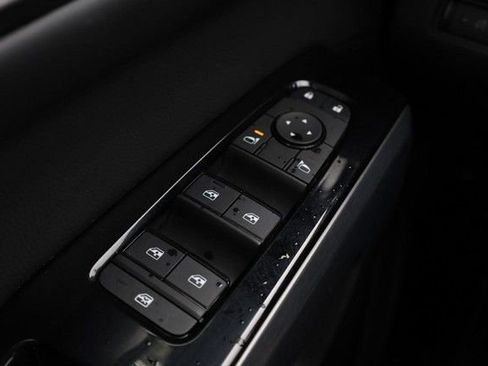 Certified 2025 Nissan Pathfinder SL w/ SL Premium Package FWD image 24
