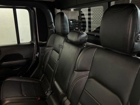 Used 2020 Jeep Gladiator Overland image 20