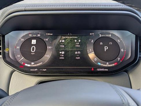 Used 2025 Land Rover Range Rover Sport SE AWD/4WD image 4