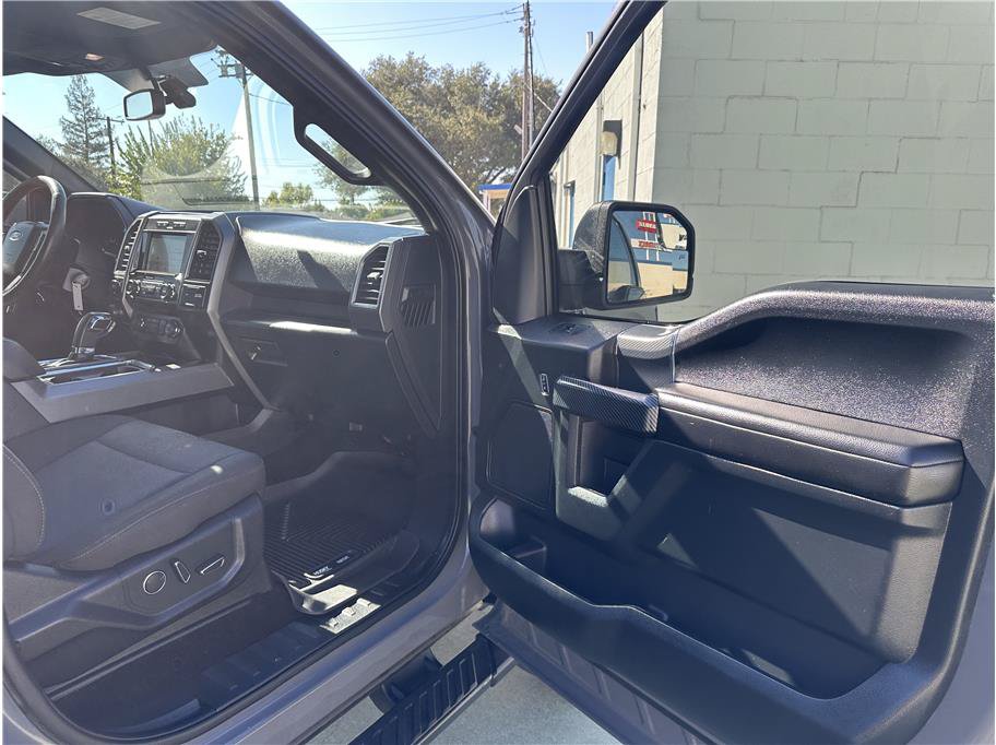Used 2018 Ford F150 XLT w/ Equipment Group 302A Luxury AWD/4WD image 32