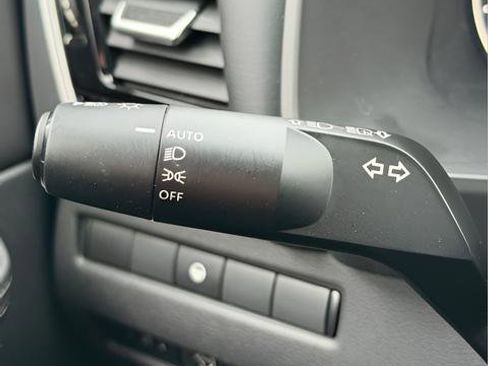 Used 2023 Nissan Rogue SL w/ SL Premium Package image 27