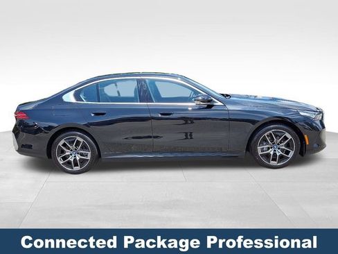 Used 2024 BMW i5 eDrive40i w/ Premium Package image 9