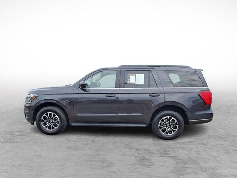 Used 2024 Ford Expedition XLT image 2