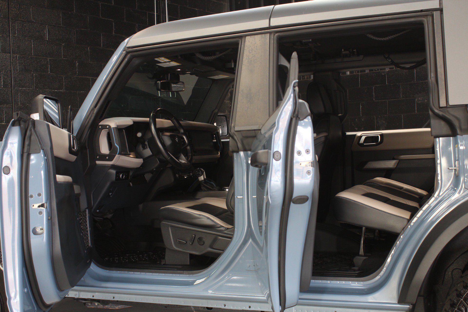 Used 2023 Ford Bronco Wildtrak AWD/4WD image 37