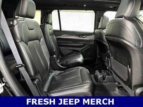 Used 2024 Jeep Grand Cherokee L Limited w/ Luxury Tech Group II image 22