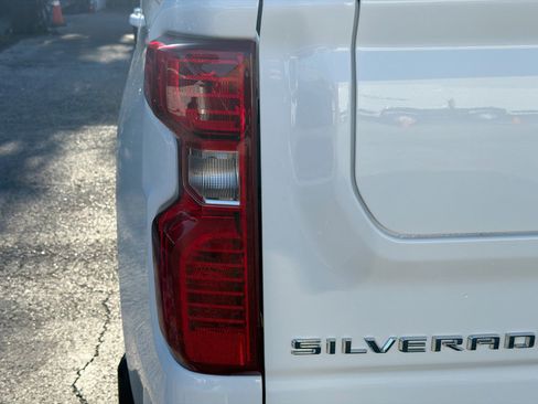 Used 2023 Chevrolet Silverado 1500 LT RWD image 10