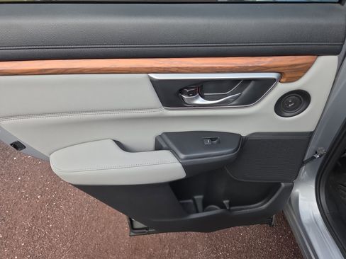 Used 2019 Honda CR-V Touring image 20