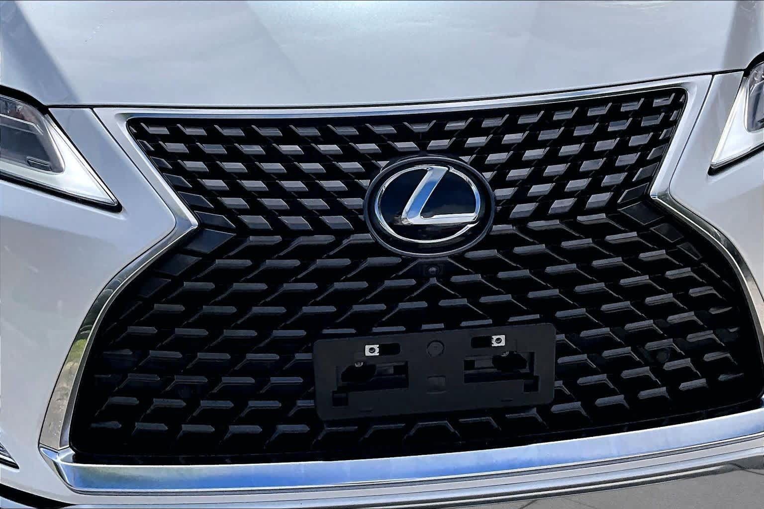 Used 2022 Lexus RX 350L FWD w/ Premium Package image 30