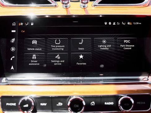Used 2023 Bentley Bentayga AWD/4WD image 75