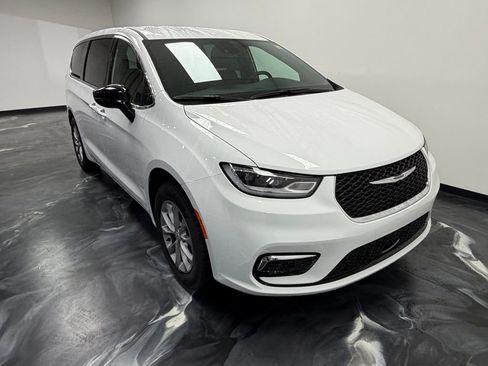 New 2026 Chrysler Pacifica Select image 19