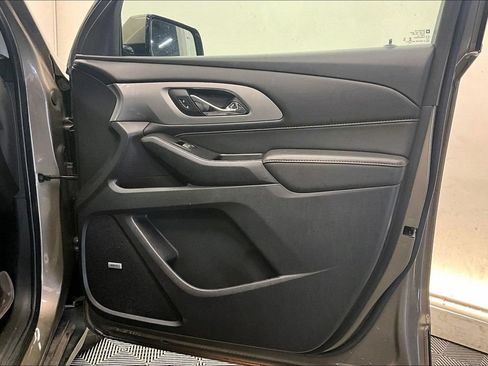 Used 2020 Chevrolet Traverse LT w/ LT Premium Package FWD image 25