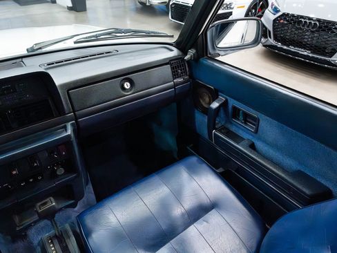 Used 1990 Volvo 240 DL image 11