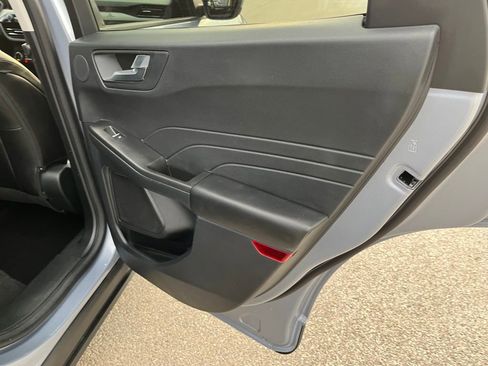 Used 2022 Ford Escape SEL w/ Technology Package image 14