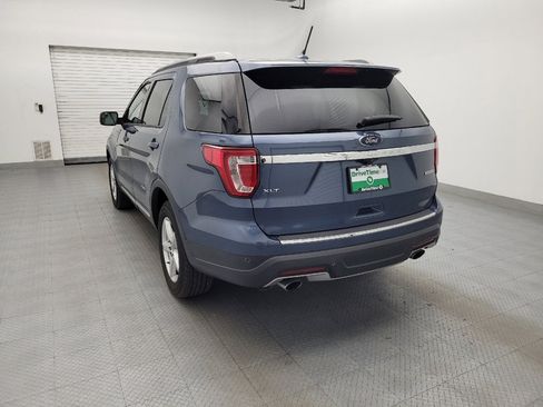 Used 2018 Ford Explorer XLT w/ Equipment Group 201A FWD image 6