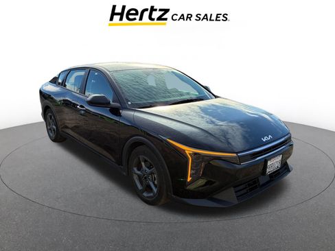 Used 2025 Kia K4 LXS image 1