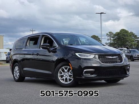 Used 2023 Chrysler Pacifica Touring-L FWD image 20