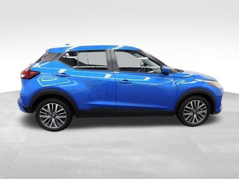 Used 2024 Nissan Kicks SV image 13