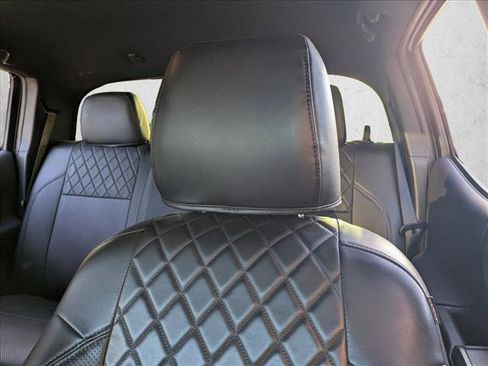 Used 2019 Toyota Tacoma TRD Sport w/ Technology Package AWD/4WD image 13