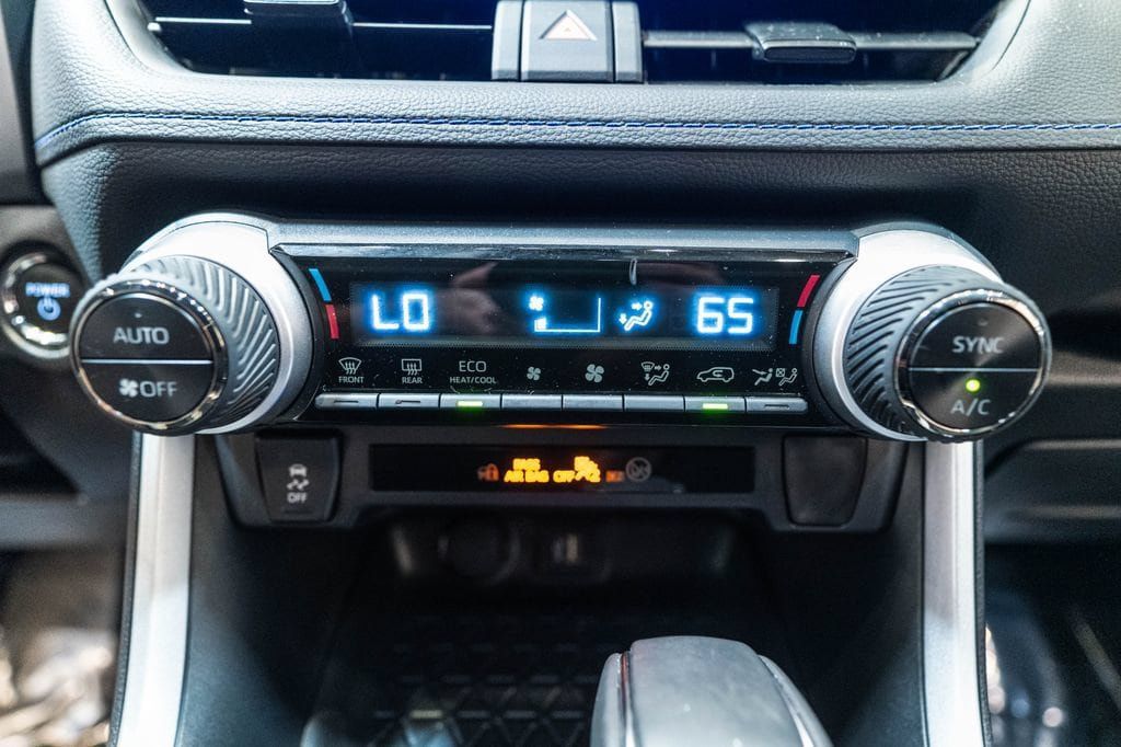 Certified 2025 Toyota RAV4 SE AWD/4WD image 26