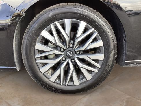 Used 2024 Nissan Altima 2.5 SV FWD image 30