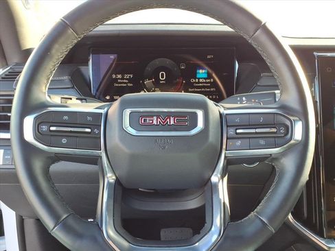 Used 2025 GMC Acadia Elevation image 41