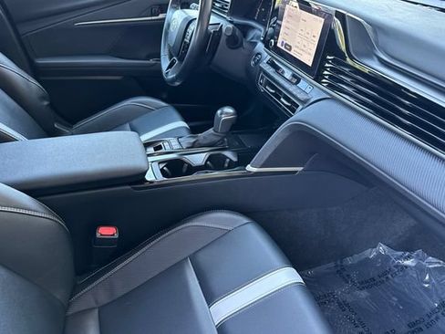 Used 2025 Toyota Camry SE FWD image 19