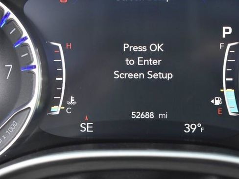 Used 2025 Chrysler Pacifica Select FWD image 34
