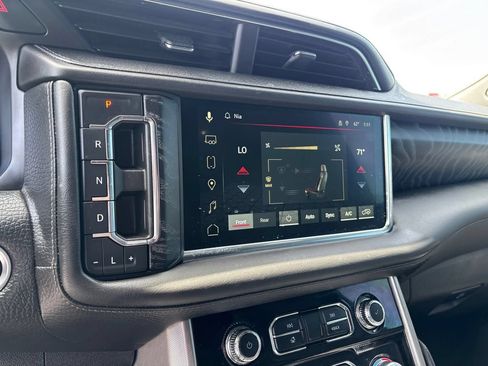 Used 2023 GMC Yukon Denali RWD image 19