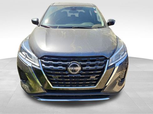 Used 2023 Nissan Kicks S image 2