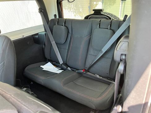 Used 2021 Jeep Wrangler Rubicon image 18