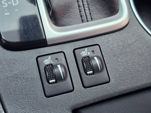 Certified 2019 Toyota Highlander XLE AWD/4WD image 9