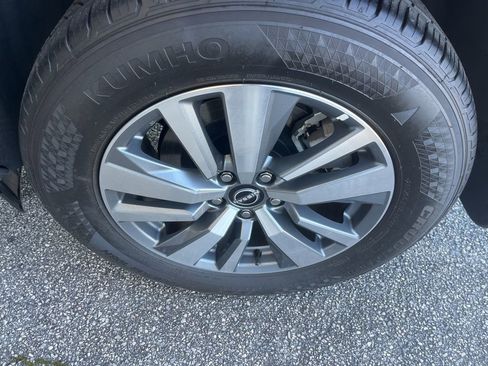 Used 2024 Nissan Pathfinder SL image 31