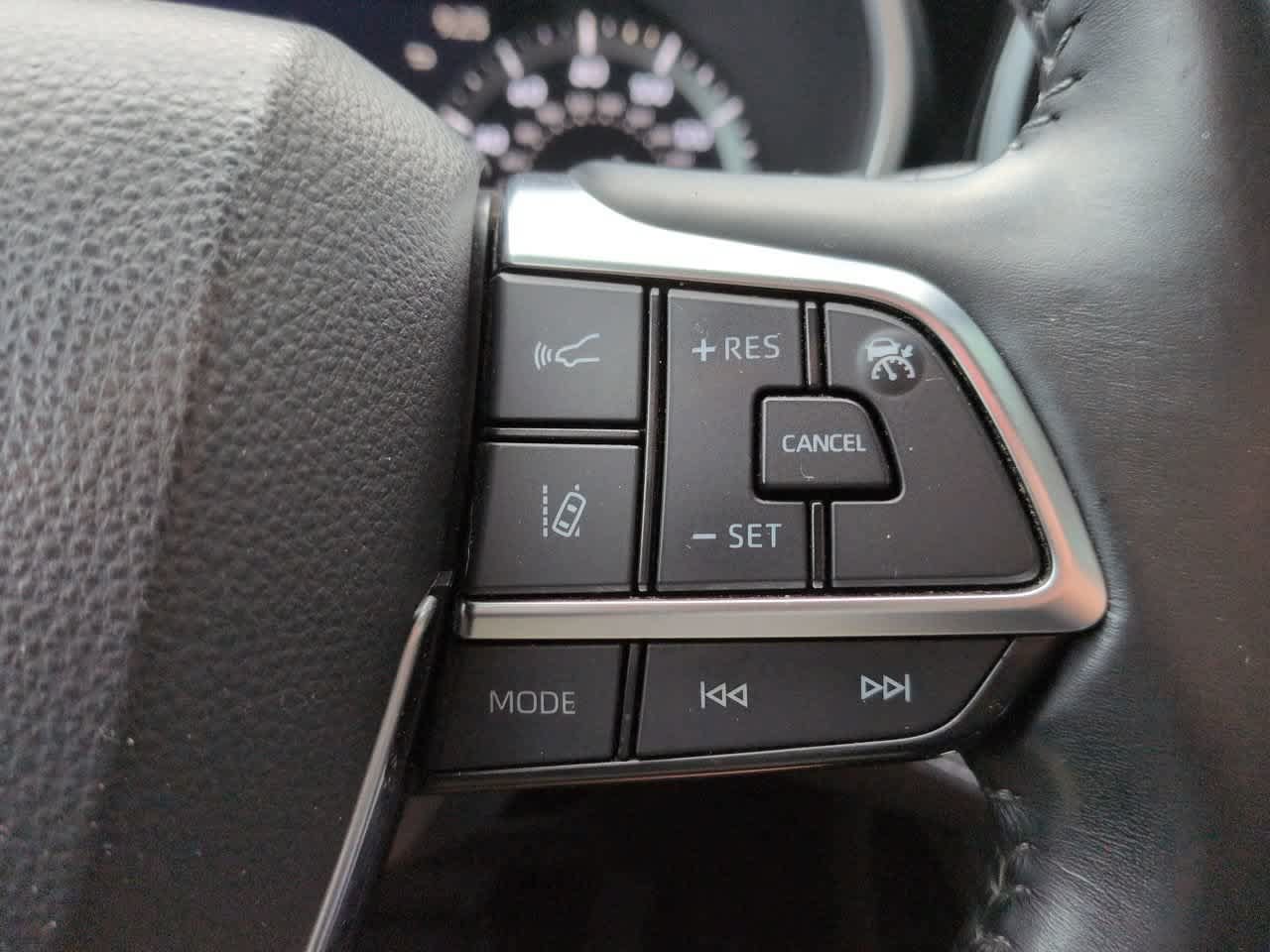 Certified 2021 Toyota Highlander XLE AWD/4WD image 26