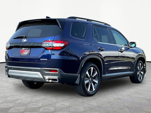 Used 2024 Honda Pilot Touring image 6