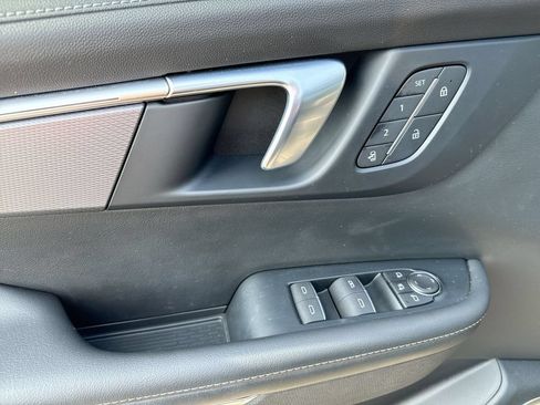 Used 2025 Buick Enclave Sport Touring w/ Power Package FWD image 22