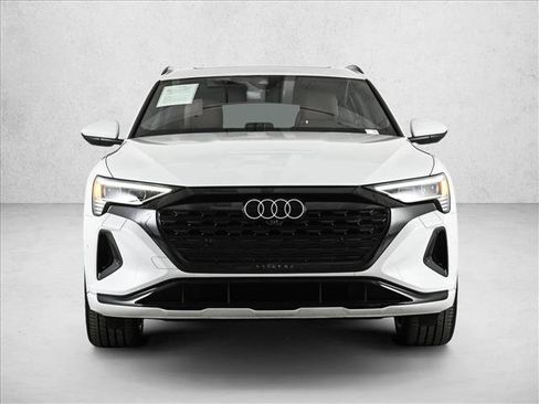 Certified 2024 Audi Q8 e-tron Premium Plus image 2