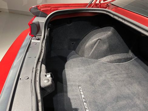 Used 2014 Dodge Challenger SXT image 45