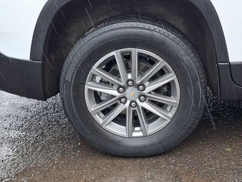 Used 2023 Chevrolet Traverse LT AWD/4WD image 34