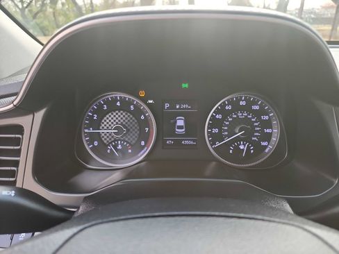 Used 2020 Hyundai Elantra SE image 19