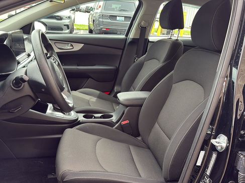 Used 2024 Kia Forte LXS FWD image 6