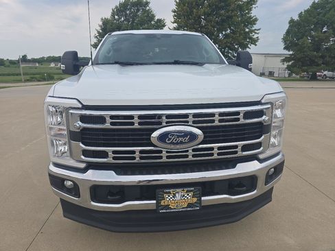 Used 2024 Ford F250 XLT w/ Snow Plow/Camper Package AWD/4WD image 9