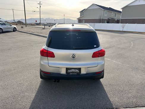 Used 2013 Volkswagen Tiguan SE image 12