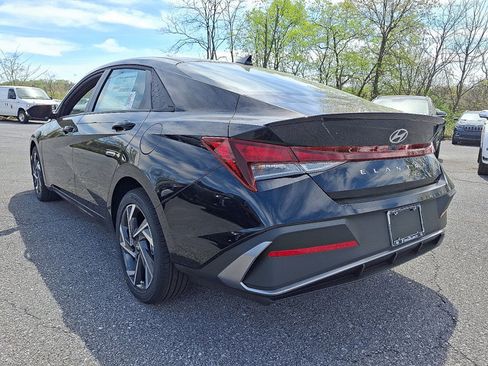 New 2026 Hyundai Elantra Sport FWD image 4