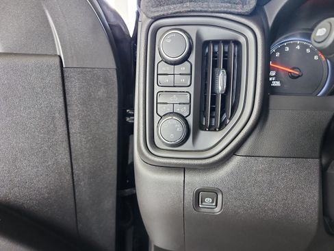 Used 2023 Chevrolet Silverado 1500 Custom Trail Boss AWD/4WD image 12