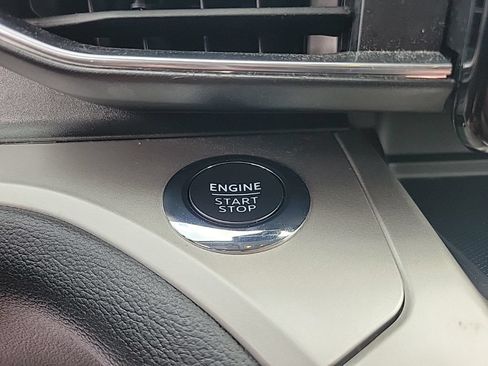 Used 2022 Ford Explorer XLT w/ Equipment Group 202A RWD image 21