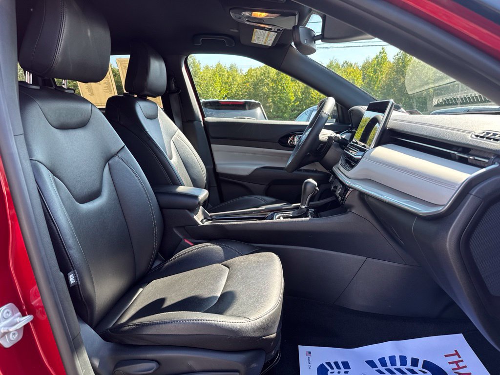 Used 2025 Jeep Compass Limited AWD/4WD image 12
