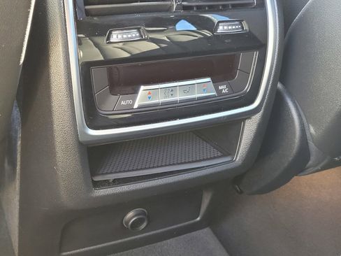 Used 2021 BMW X5 xDrive40i w/ M Sport Package image 12